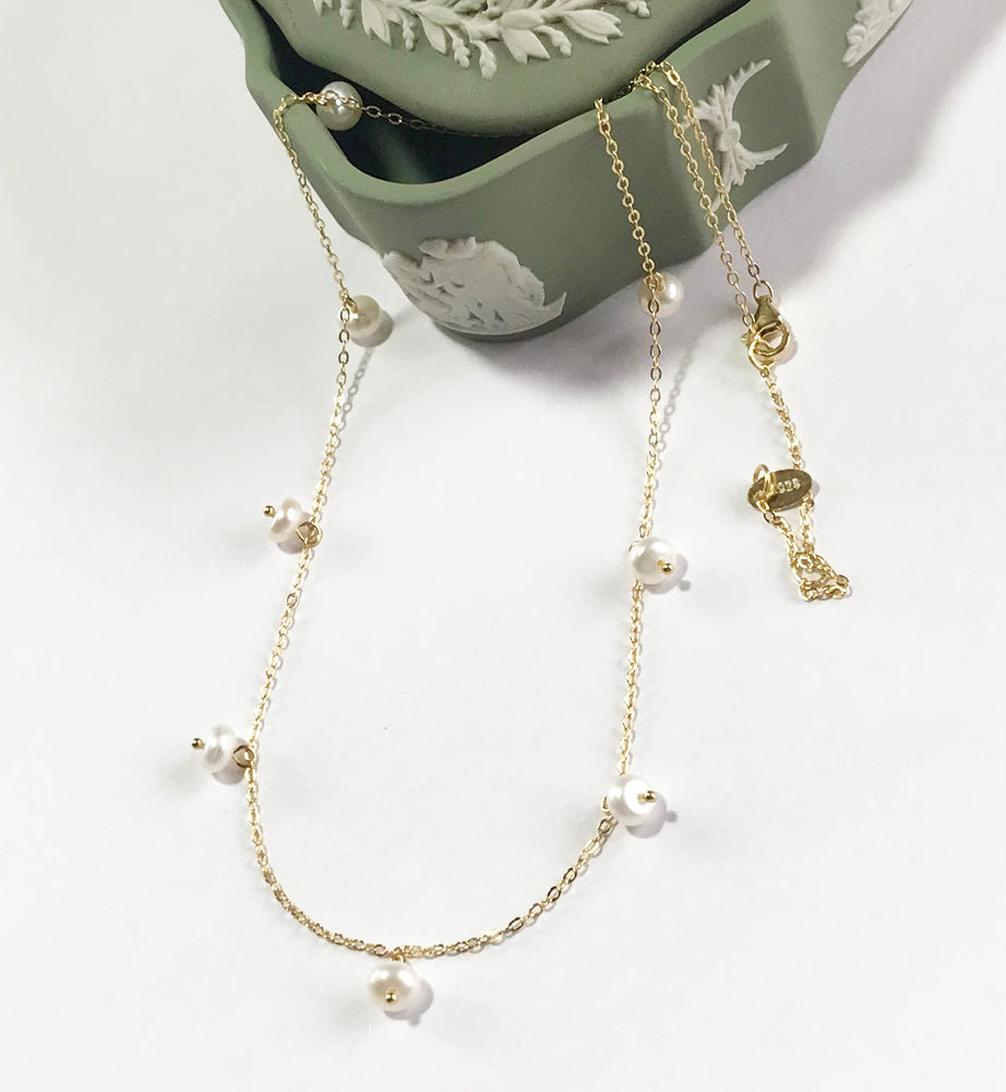 A24021 tanzende Perlen Kette