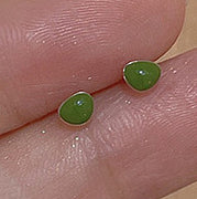 B28030 Mini Ohrstecker Olivgrün – 925 Silber, 18K vergoldet (1 Paar)